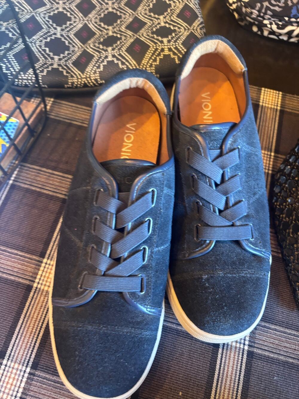 Vionic "Jean" Sneakers in Navy Blue Suede.